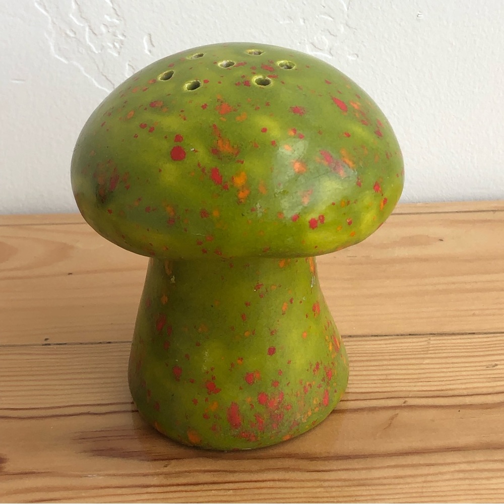 Vintage 70s speckled ceramic large mushroom shaker